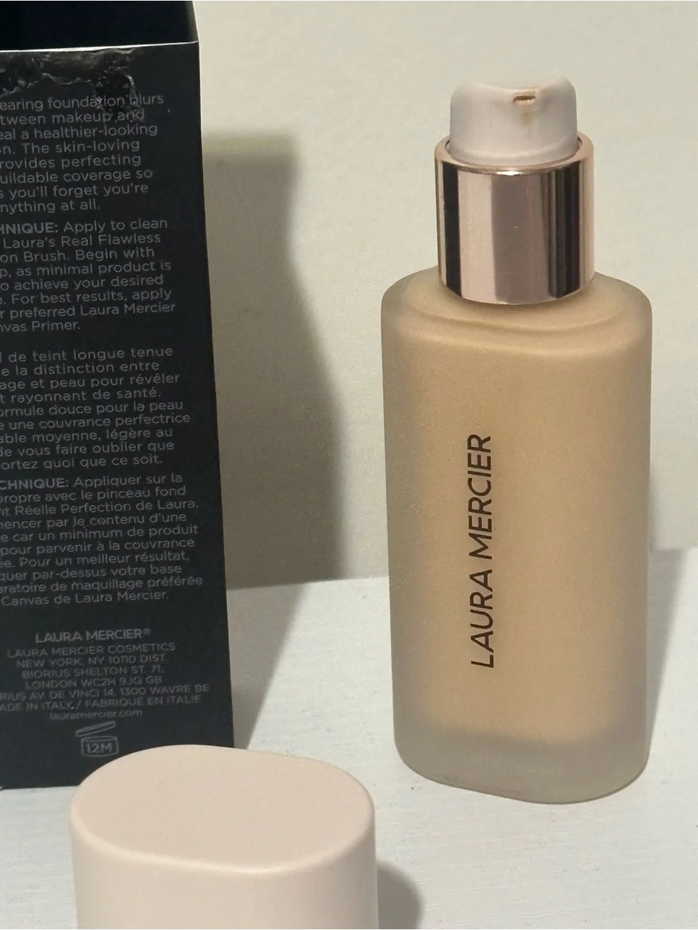 laura mercier Flawless Weightless Foundation - Cashmere Beige